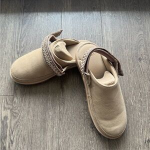 Ugg braid goldenstar clog